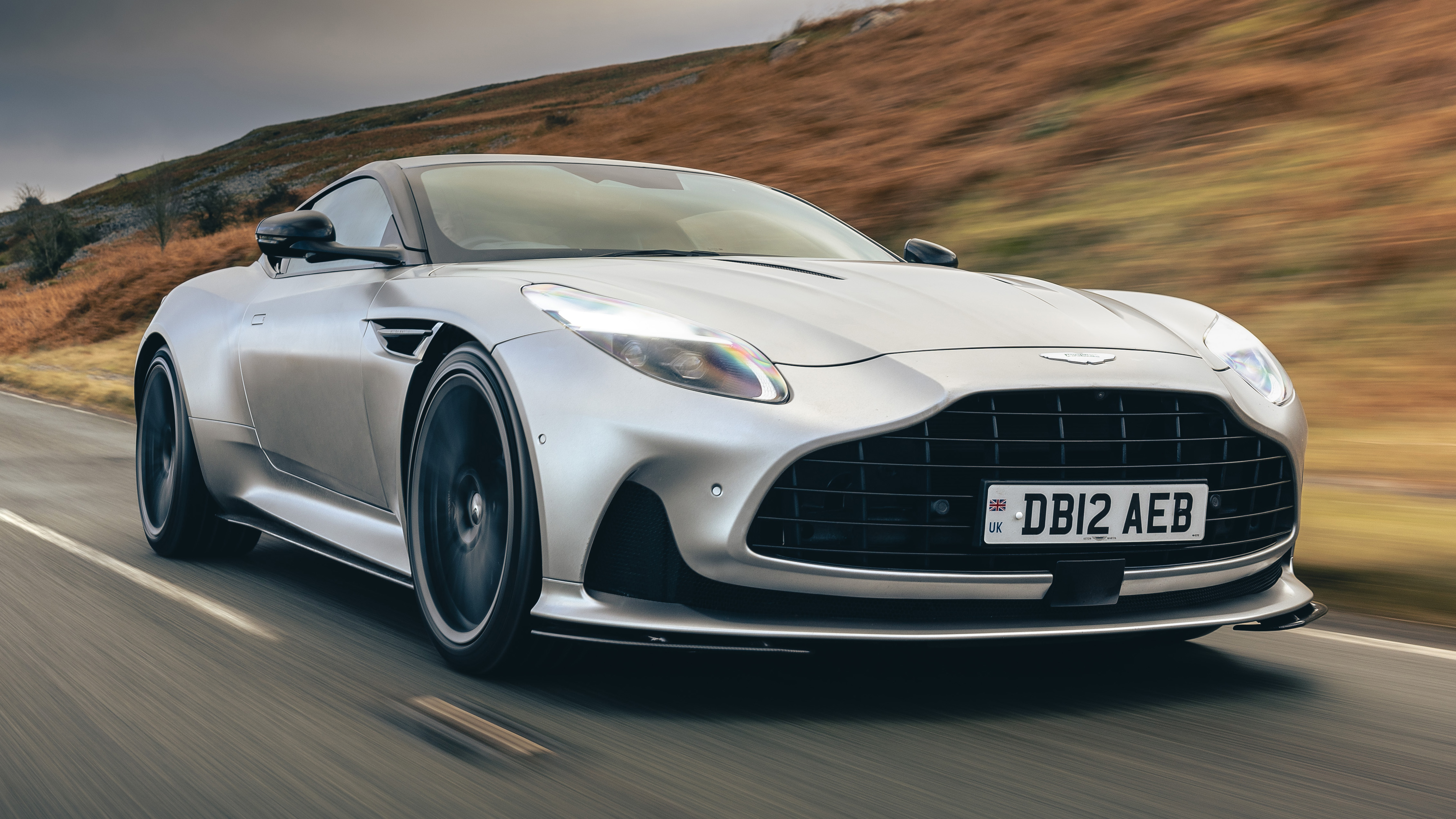 Aston Martin DB12 2026