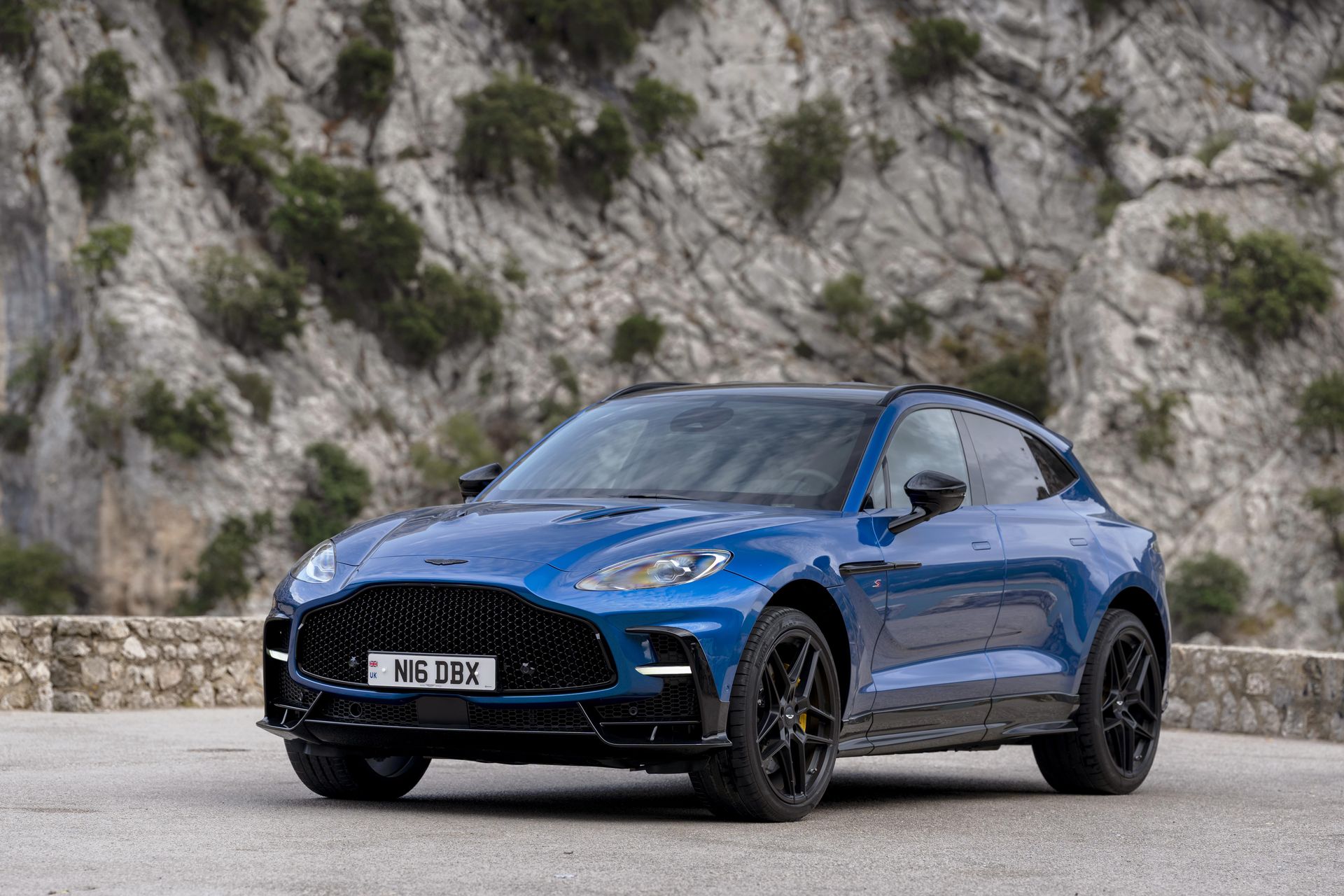 Aston Martin DBX 2026