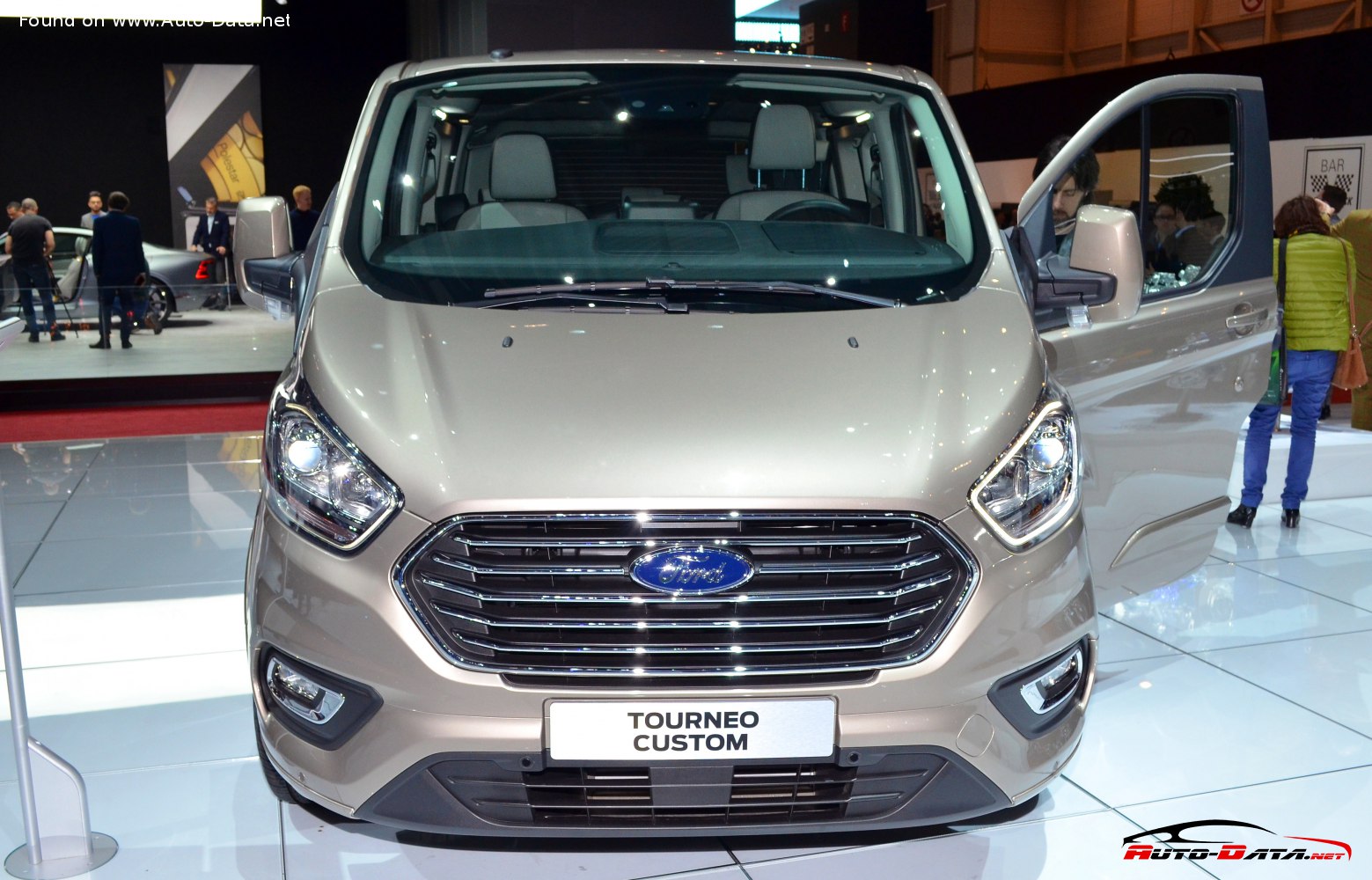 Ford Tourneo Custom 2026