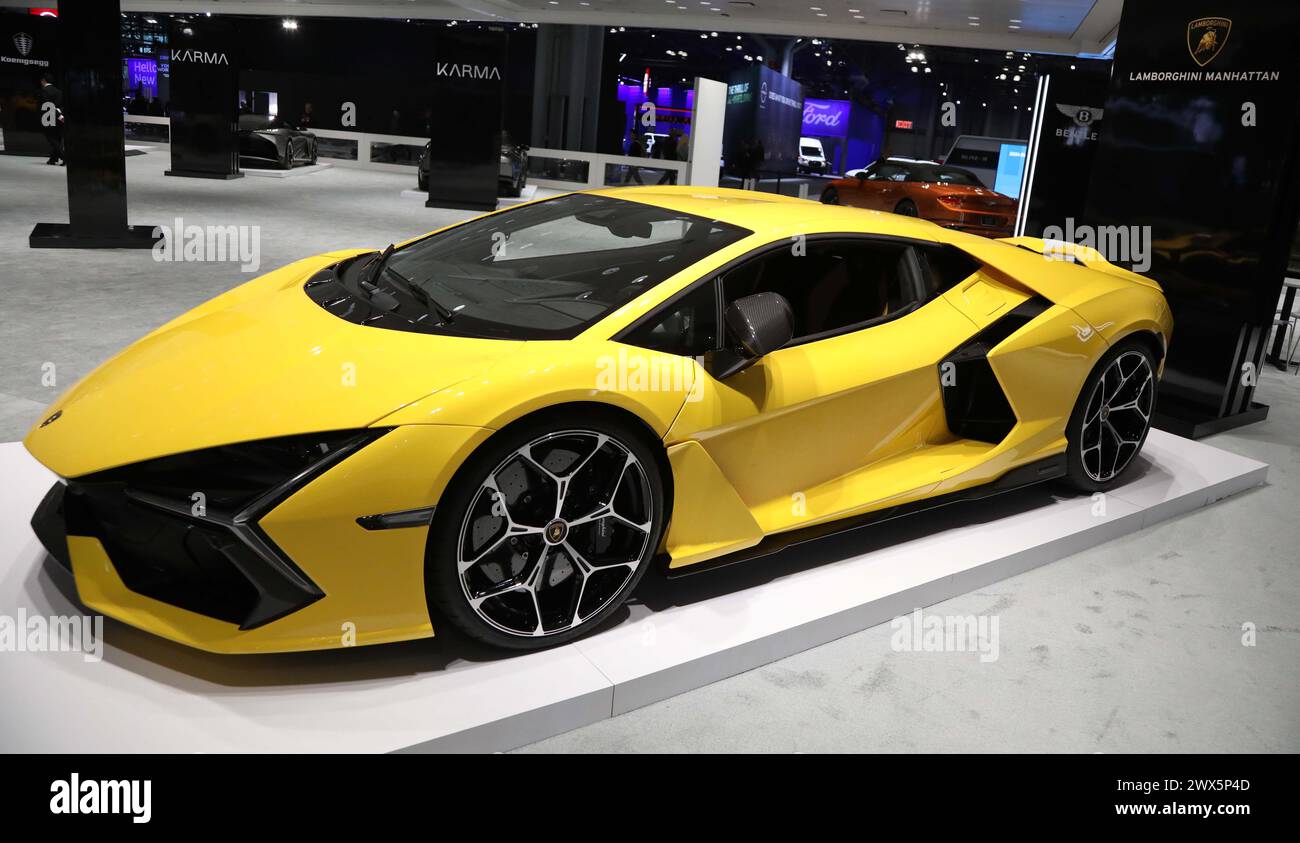 Lamborghini Revuelto 2024