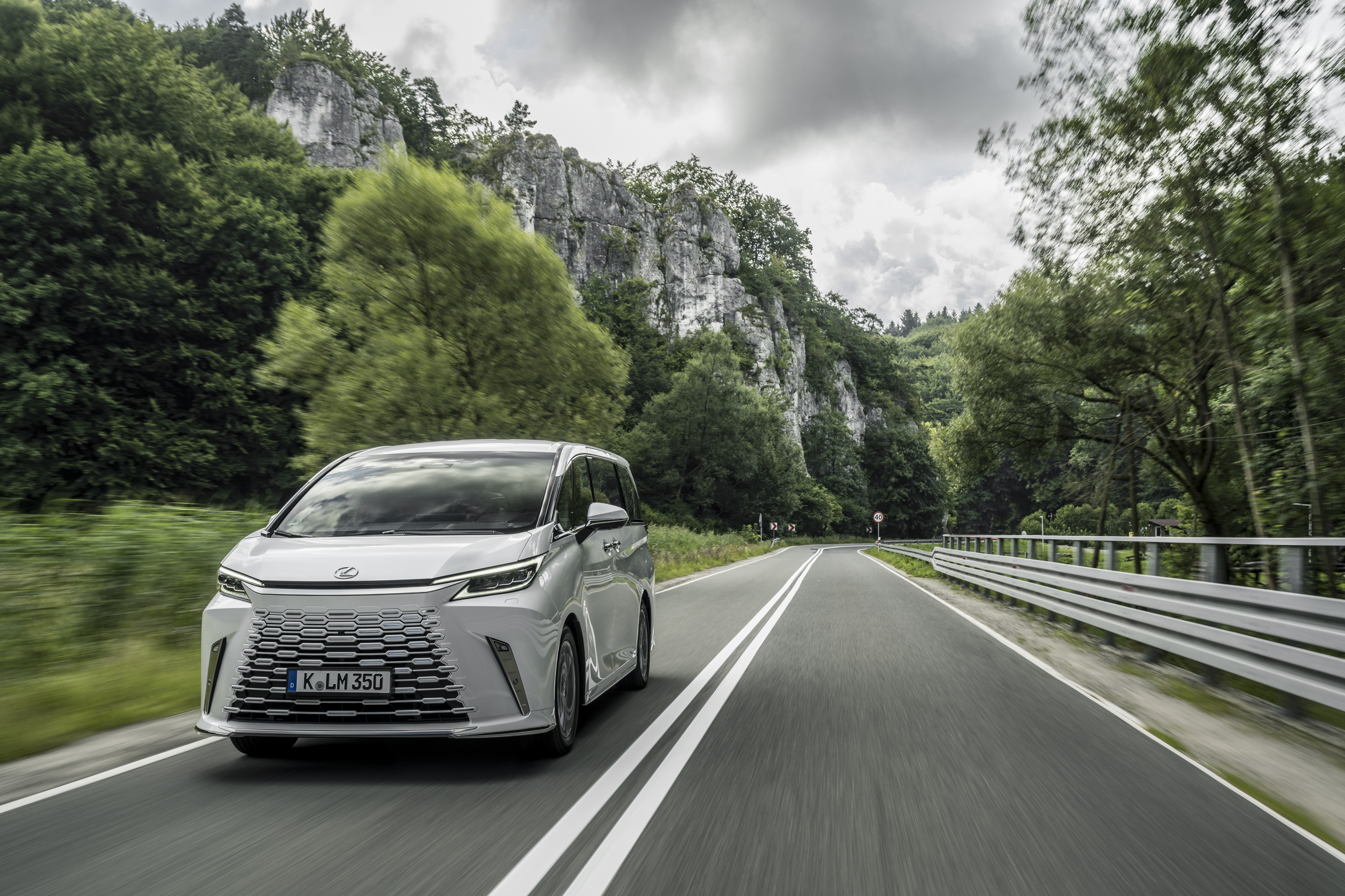 Lexus LM 2026
