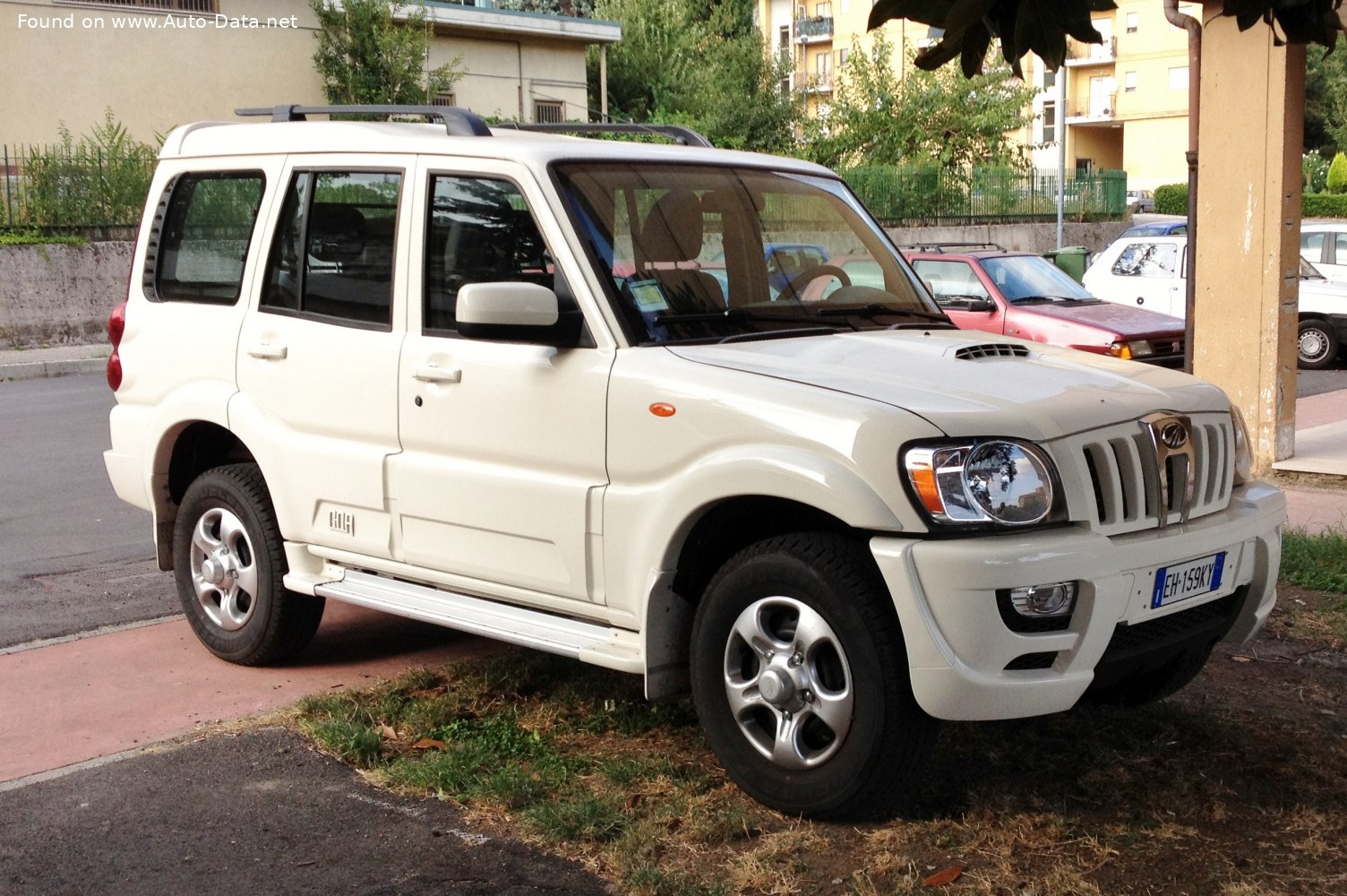 2012 Mahindra Goa