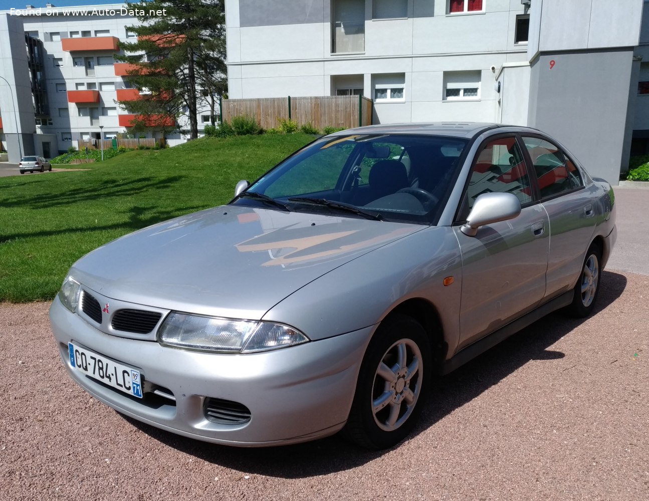 1997 Mitsubishi Carisma