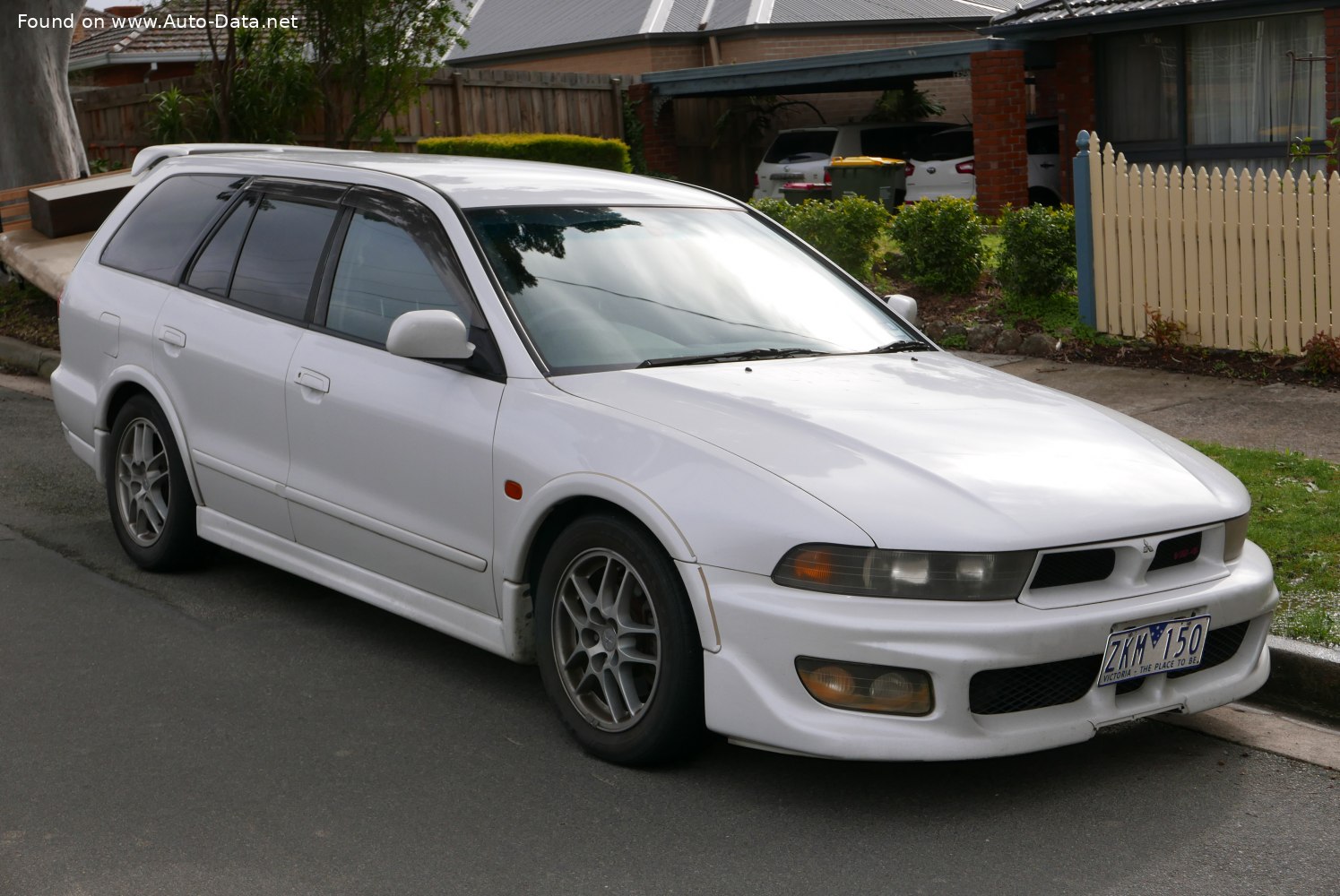 2000 Mitsubishi Legnum
