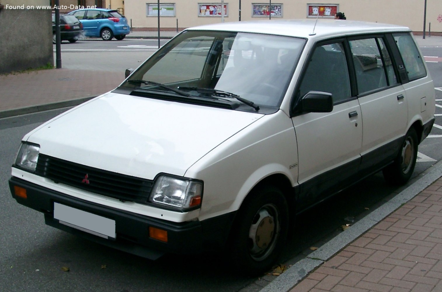 Mitsubishi Space Wagon 1987