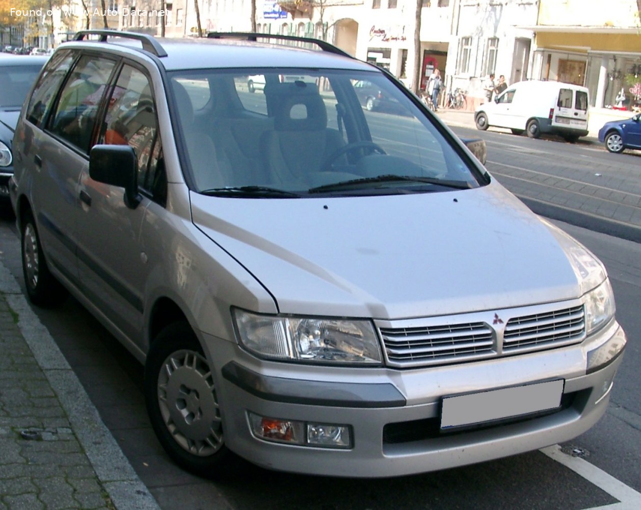 Mitsubishi Space Wagon 1998