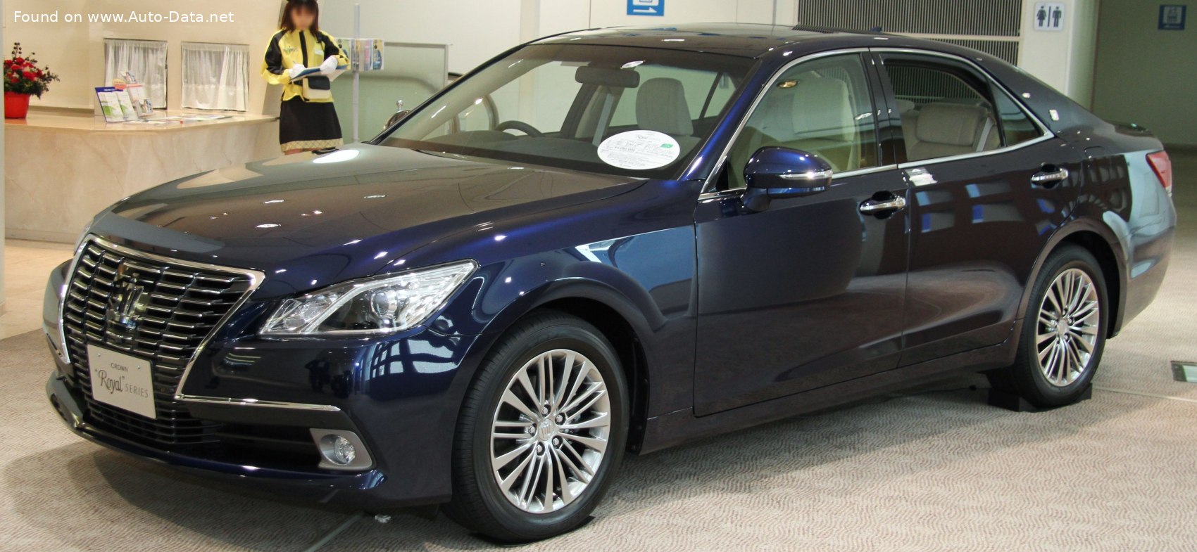2017 Toyota Crown
