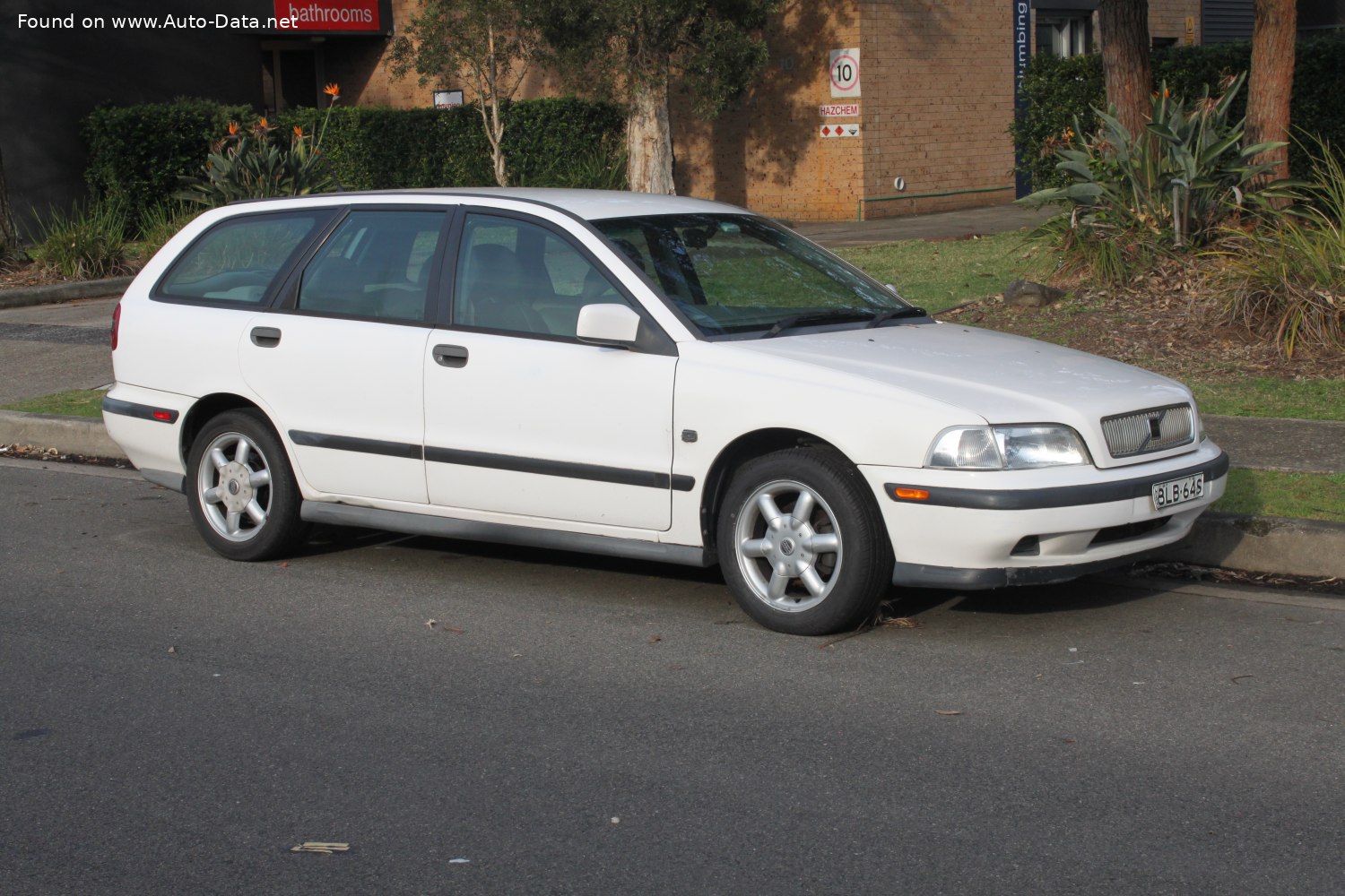2000 Volvo V40